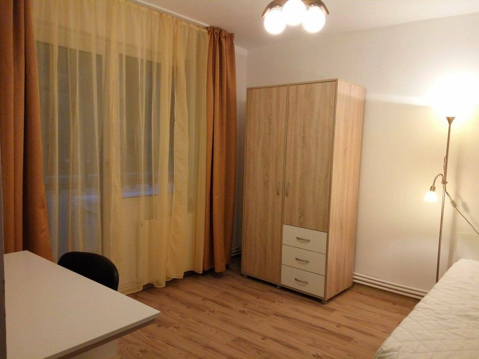 De inchiriat apartament în 7 Noi, 3 dormitoare,2 băi
