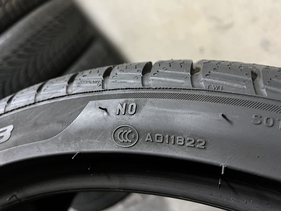 315/30/21 PIRELLI - 2бр. като Нови!