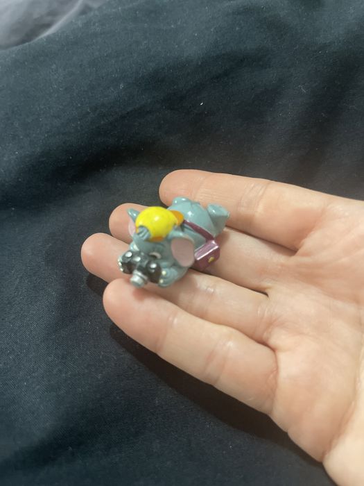 Продам kinder игрушки