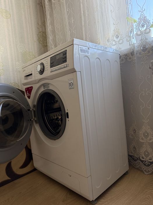 Продам машинку стиральную