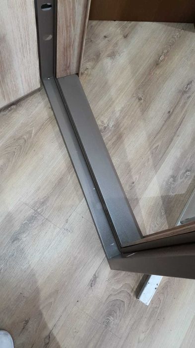 Usa metalica de apartament Arta Door reducere 35% 2 buc pe dreapta.