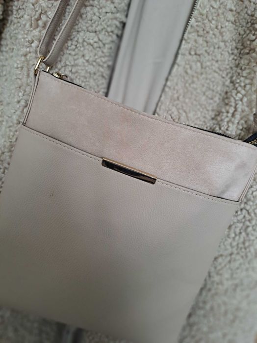 Дамско палтенце в нежен цвят