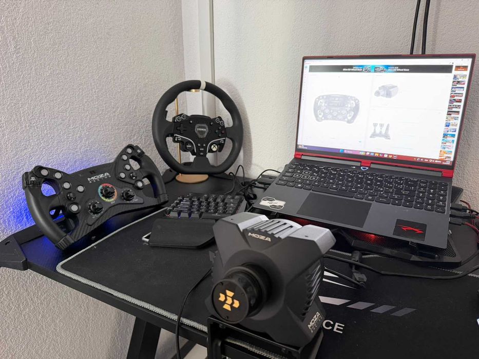 Kit Sim Racing MOZA R3 – Bază Direct Drive + 2 Volane + Pedale