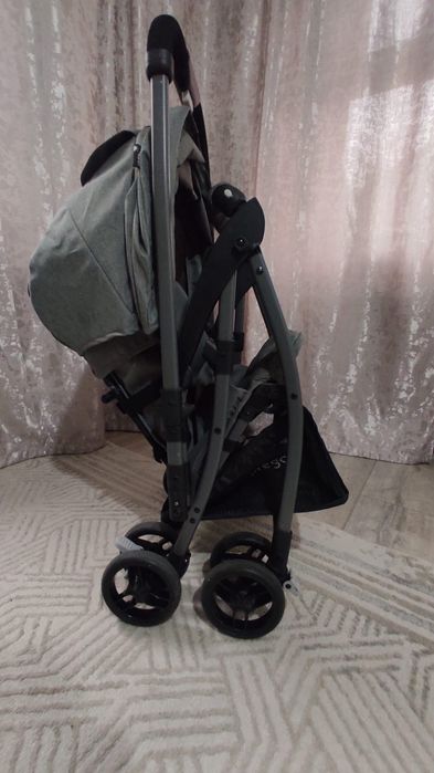 Продам коляску новая