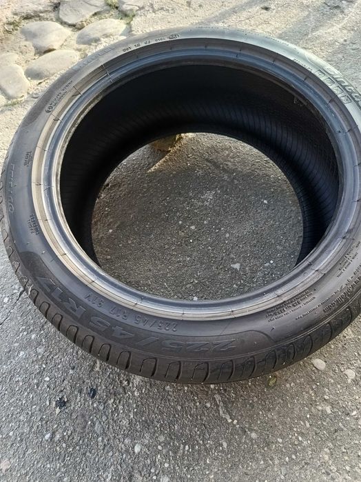 Vând 4 anvelope vara 225/45/17 Pirelli Cinturato in stare buna!