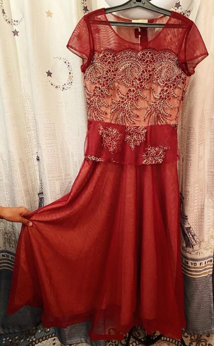 Продается платье вечерные.