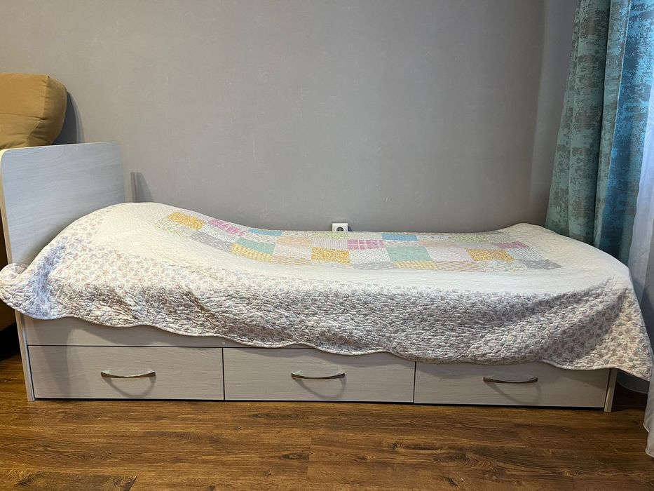 Продам односпальнюю кровать