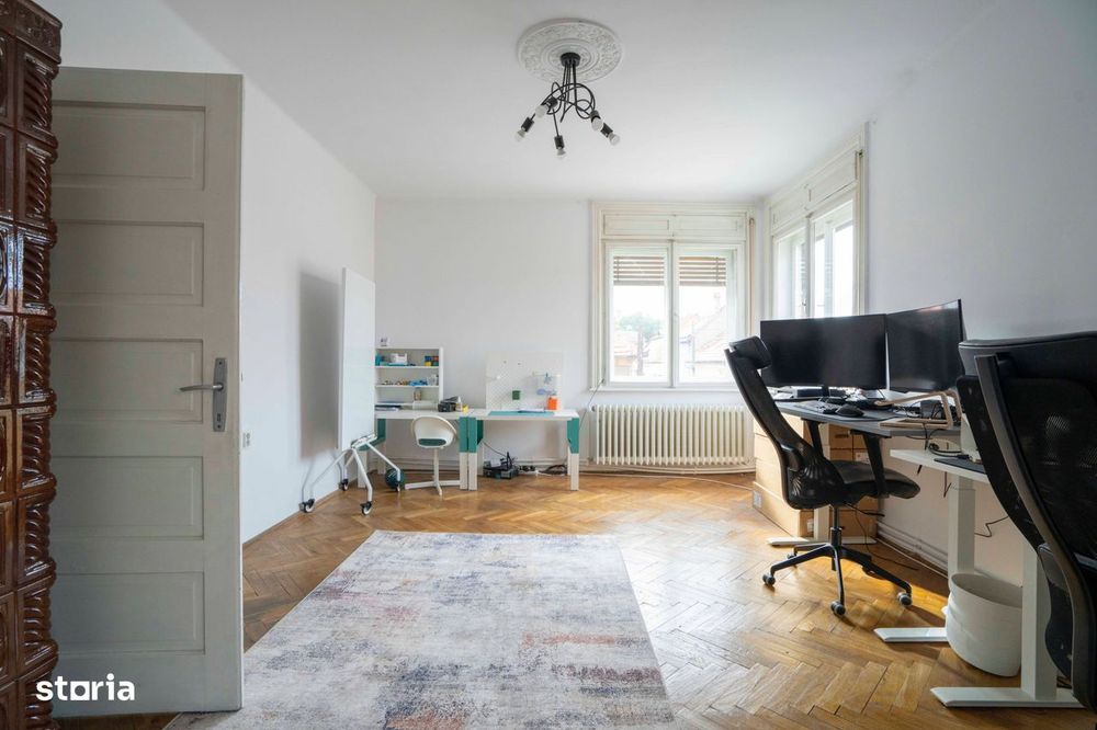 Apartament 3 camere ultracentral cu garaj si beci — fotografia 1