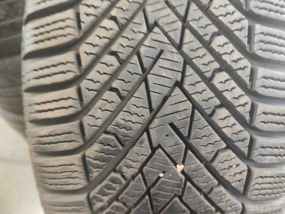 2бр.зимни гуми 225/40/18 Pirelli