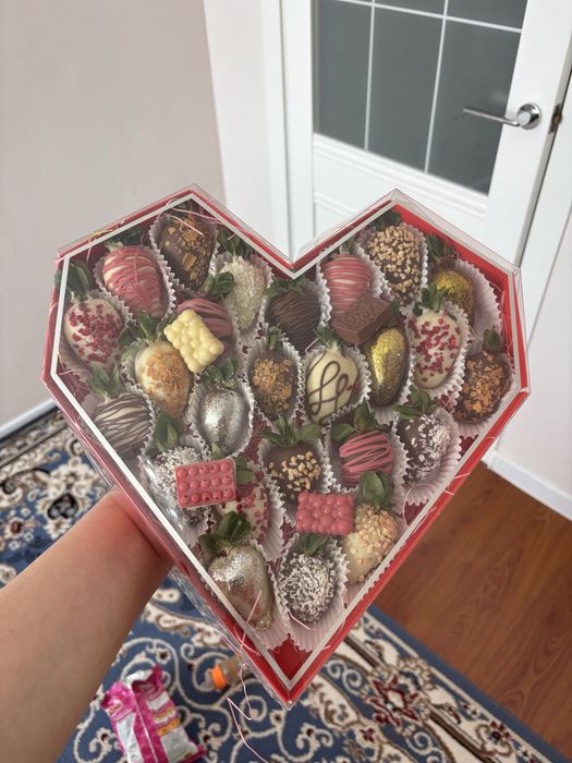 Клубника в шоколаде Астана