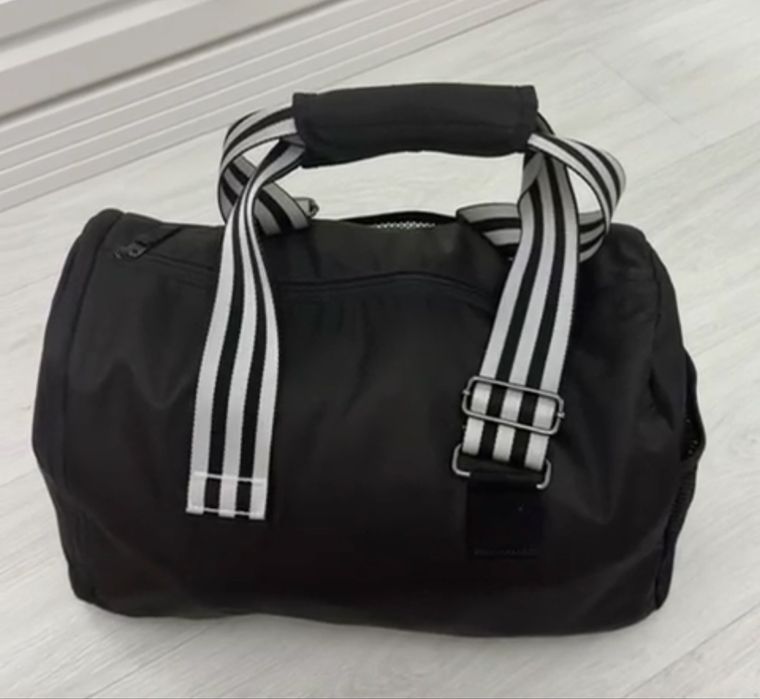 Сумка спортивна  «Адидас»