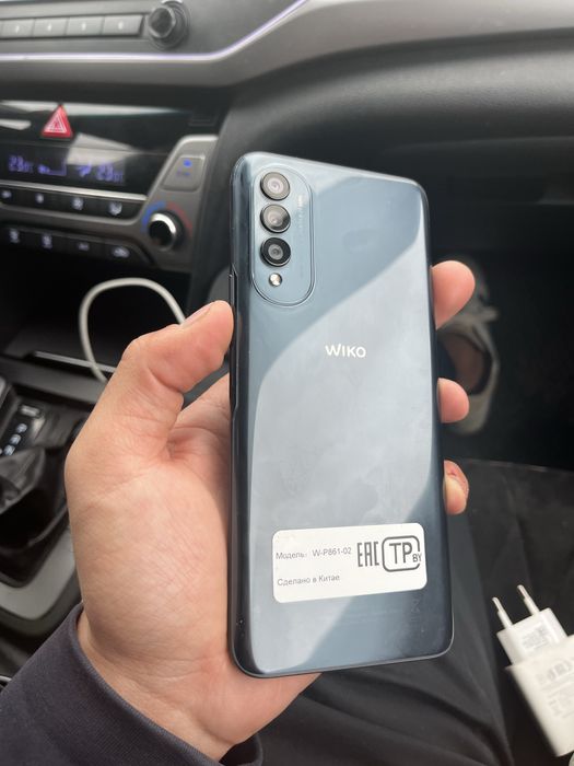 Продам смартфон wico