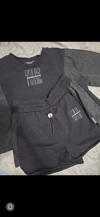 Къс спортен комплект на pause