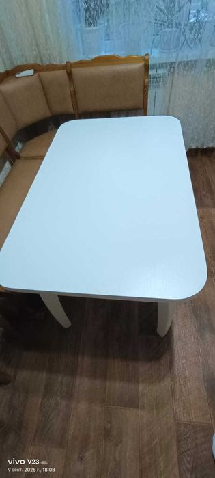 продам кухонный стол, новый