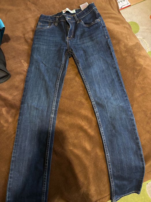 Blugi Levi’s în stare excelentă