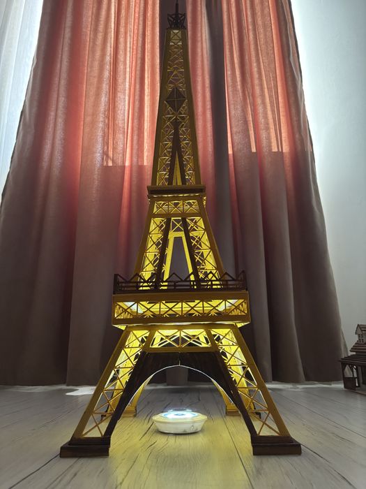 Айфелова кула от дърво