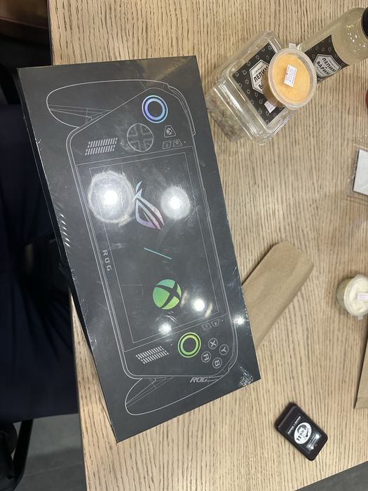 Продам Asus Xbox rog ally X 1TB