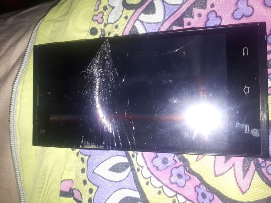 Piese THL spart ecran