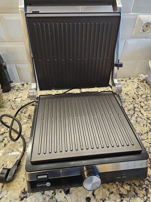 Grill / grătar electric SwitchOn 2000 W