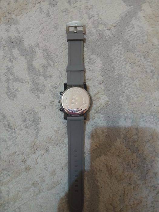 Продам часы Geduo