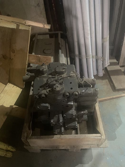 Гидрораспределитель Hitachi на 4hk1