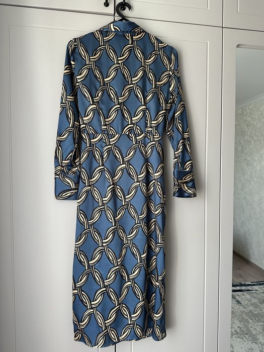 Платье от бренда  Mango