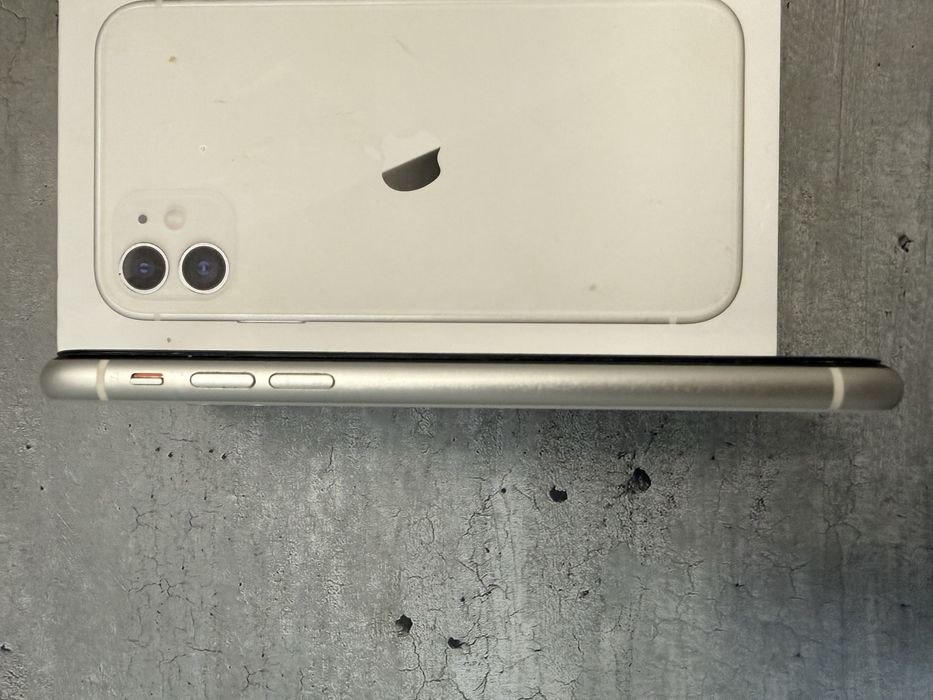 Продам Iphone 11 128 Гб