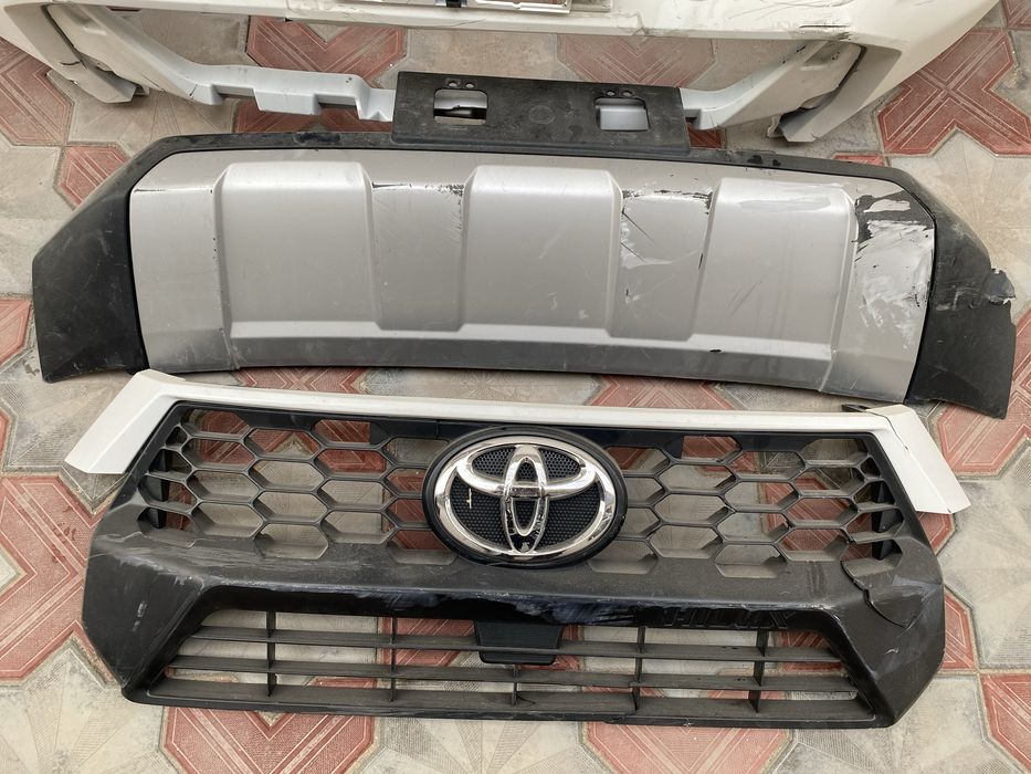 Продается бампер решетка