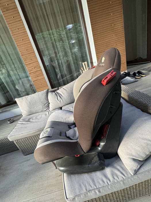 2 Scaune de Masina maxi cosi si unul Kinder Kraft