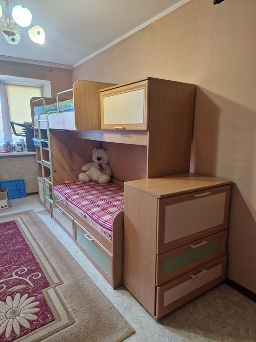 Детская двухъярусная кровать