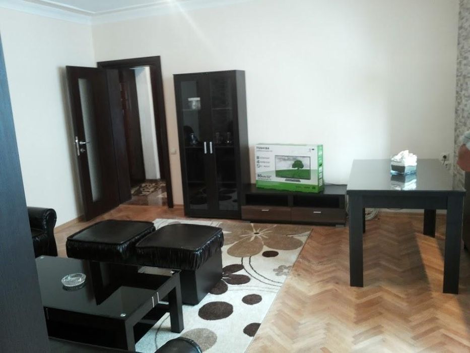 Дава се под наем Тристаен апартамент в Пловдив, Кършияка - 76 кв.м за 400 € - Снимка #1