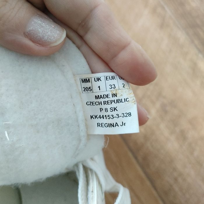 Коньки фигурные детские на 7-9 лет.