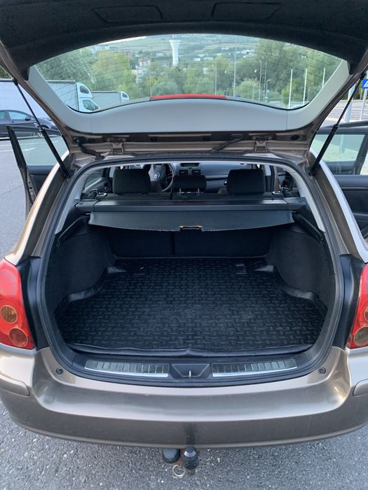 Vând Toyota Avensis 2.0