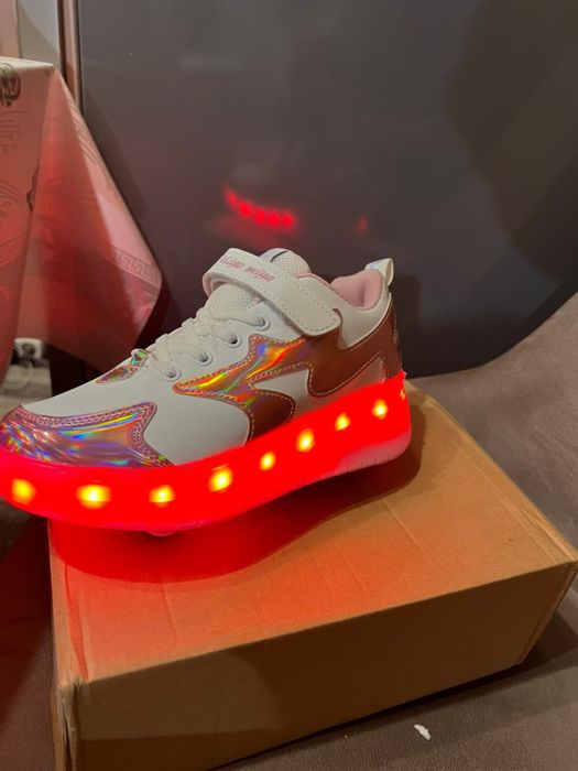 Кроссовки с роликами