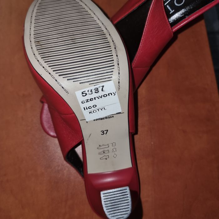Sandale piele rosii 37 noi