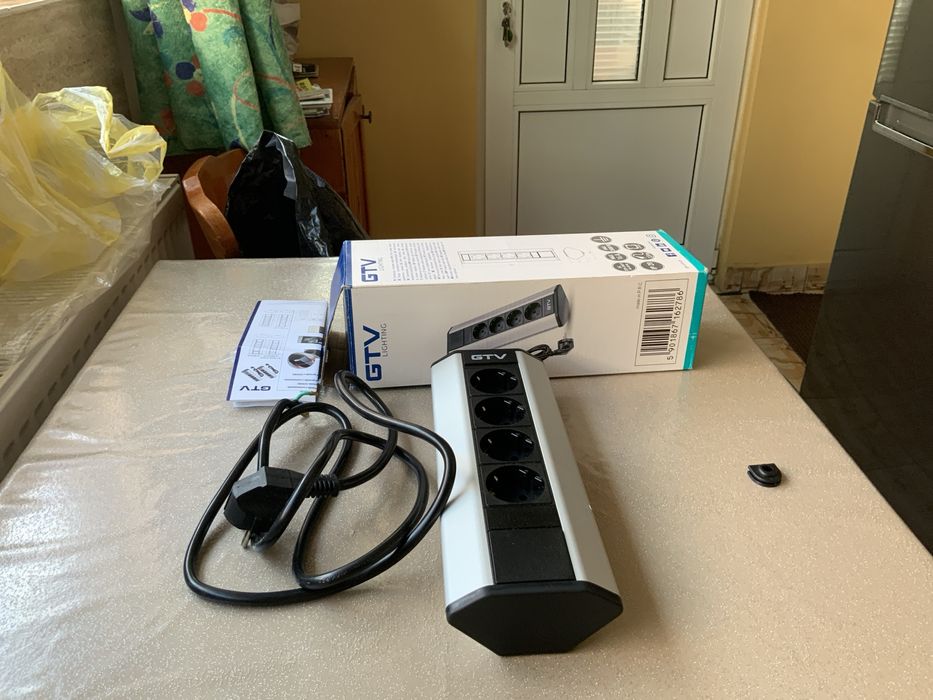 Prelungitor de birou unghiular