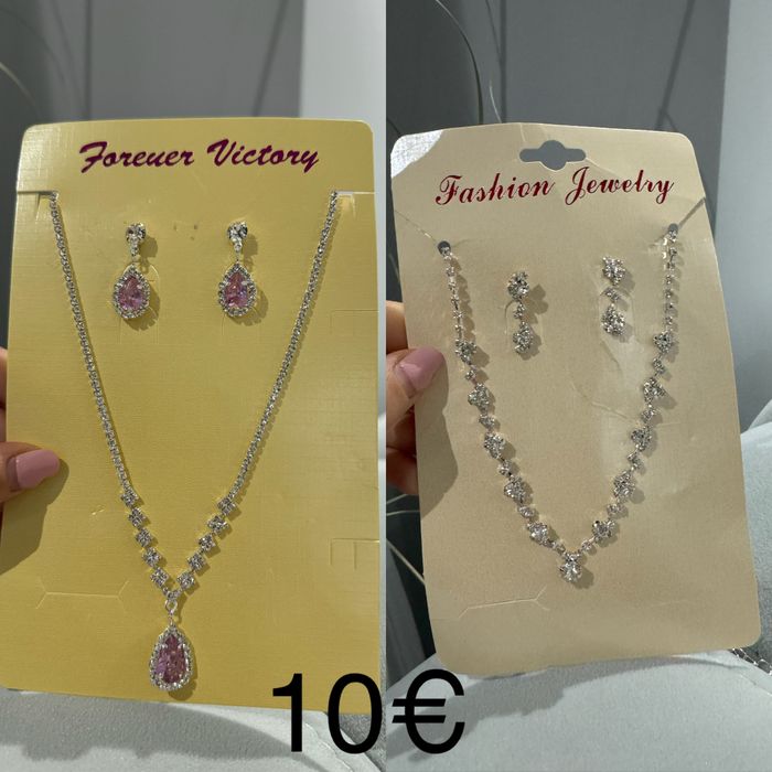 Тиари, корони, аксесоари за коса