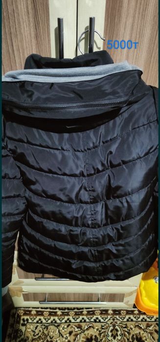 Куртка.- Ветровка