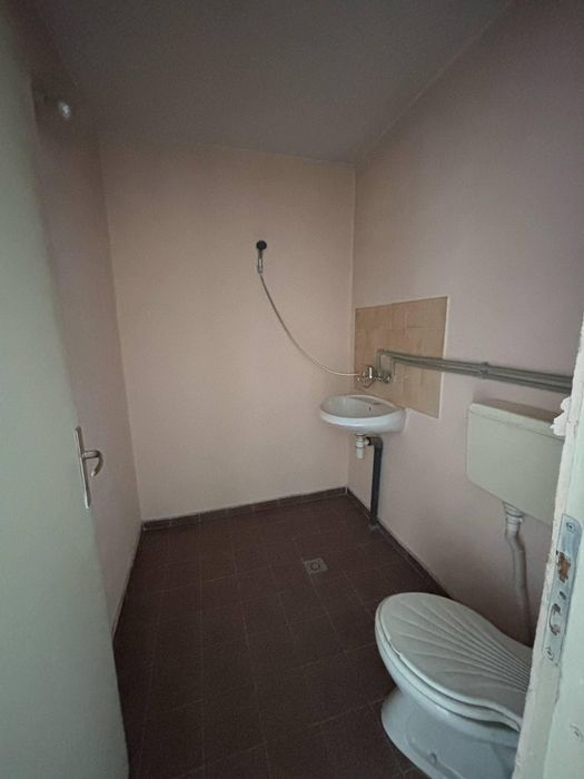 Дава се под наем Двустаен апартамент в София, Дружба 2 - 55 кв.м за 253.98 € - Снимка #1