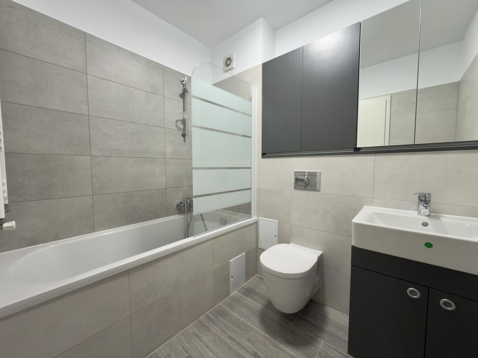 Apartament cu 2 camere de inchiriat in zona Tractorul nou in garantie