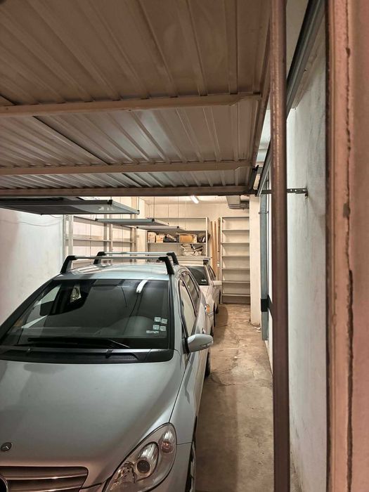 Продава 2-стаен апартамент и двоен гараж на ул. Риккардо Ваккарини