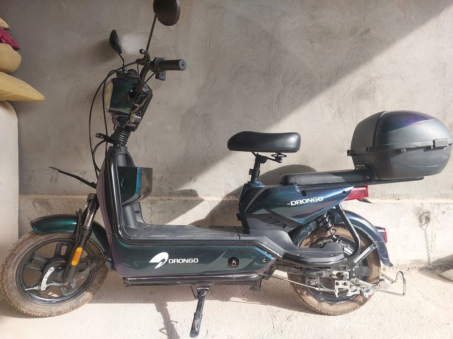 Скутер Drongo r-14