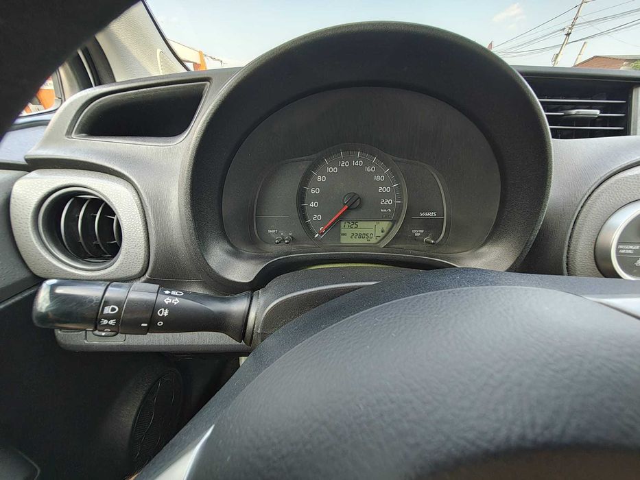 TOYOTA Yaris 2012 — imagine 3