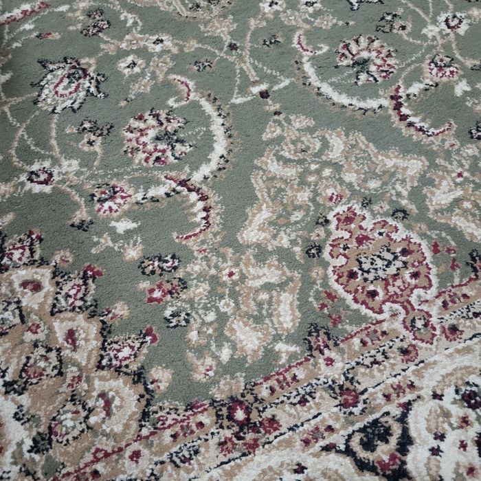 Ковёр размером 2,3×1,5 м