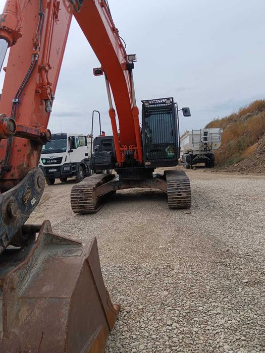 VAND excavator pe senile Hitachi ZX250LC