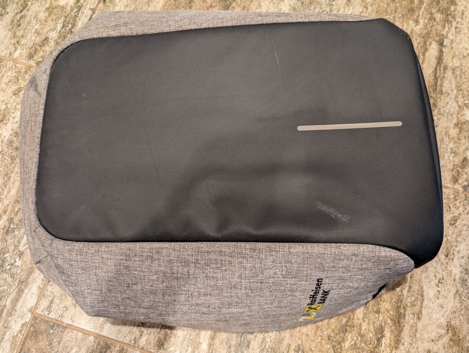 Ghiozdan antifurt  XDDesign