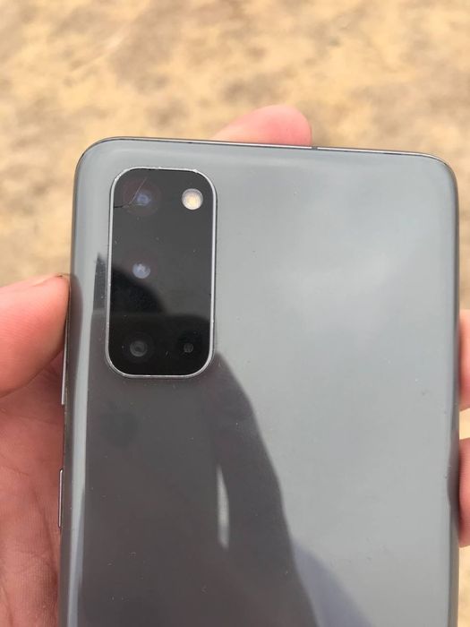 Обменяю Samsung S20