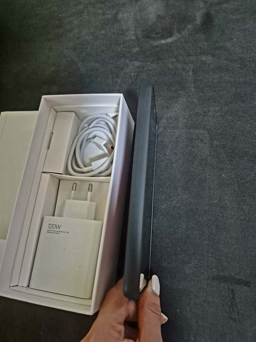 Vând Redmi Note 11 pro plus 5G