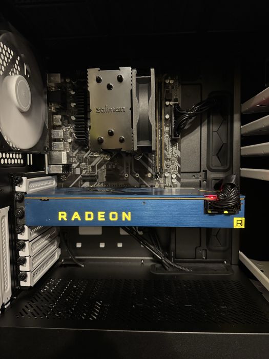 Геймърски компютър Ryzen 7 1700X, Vega Frontier, 16GB