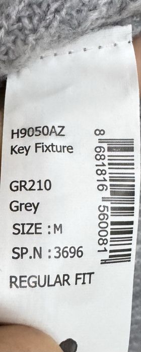 Продается женский свитер от Df young